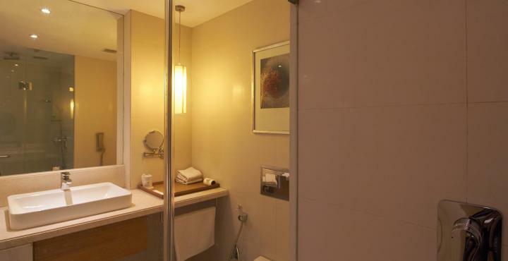 Hotel Platinum Rajkot Buitenkant foto