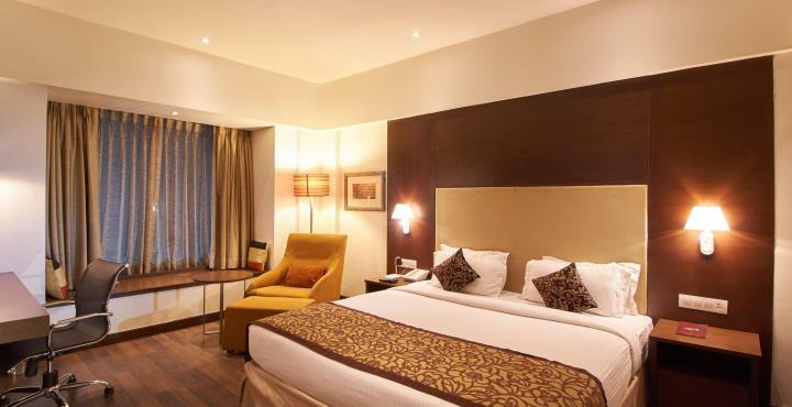 Hotel Platinum Rajkot Buitenkant foto