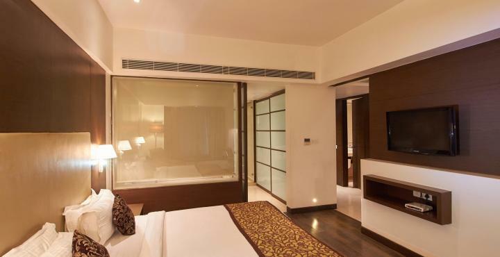Hotel Platinum Rajkot Buitenkant foto