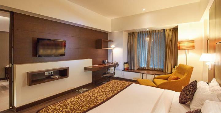 Hotel Platinum Rajkot Buitenkant foto